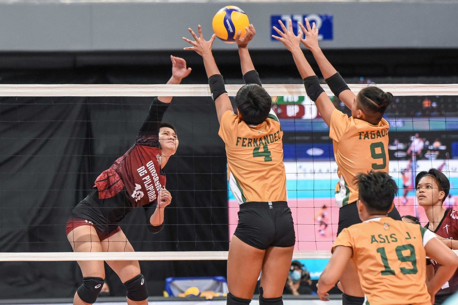 UP fends off gritty FEU