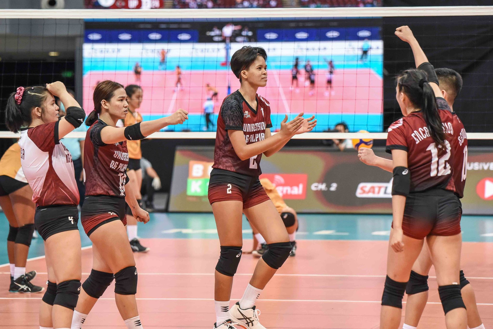 UP fends off gritty FEU