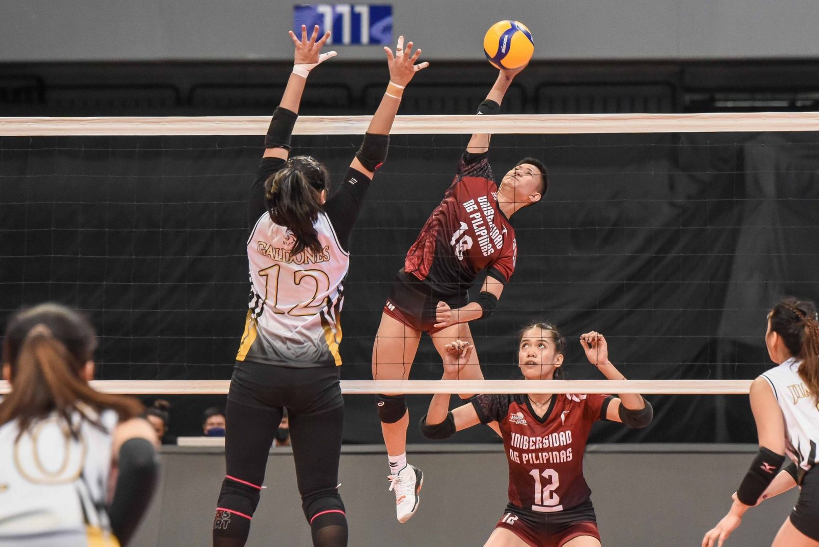 UP clips UST, scores third straight win